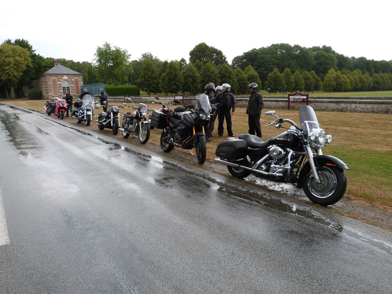 Devant le château de La Ferté-Vidame